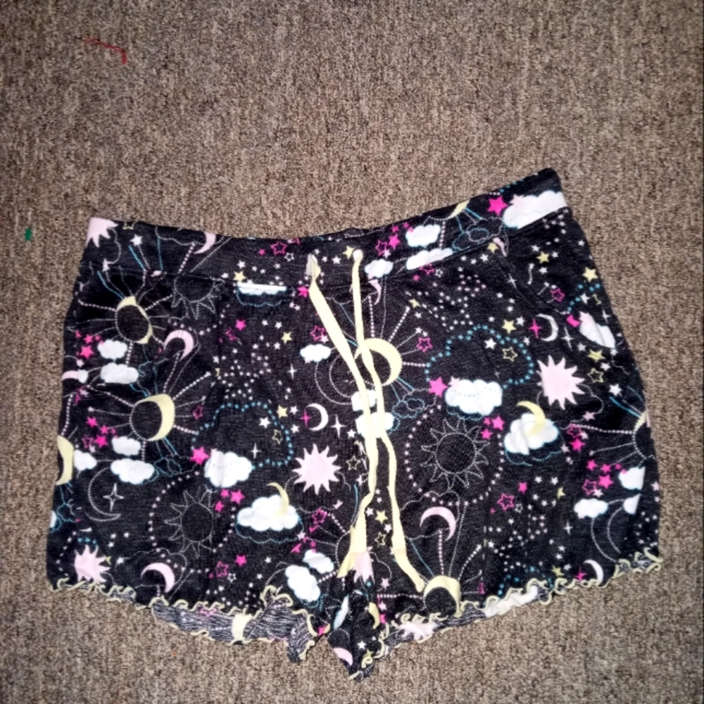 New Secret Treasures moon and cloud pajama shorts size small